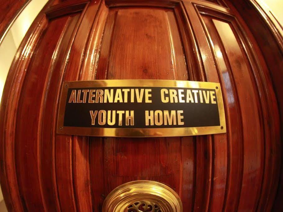 Alternative Creative Youth Hostel Barcelona Kültér fotó